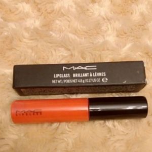 RESERVED》2 MAC GLASS LIKE SHINE- RESERVED